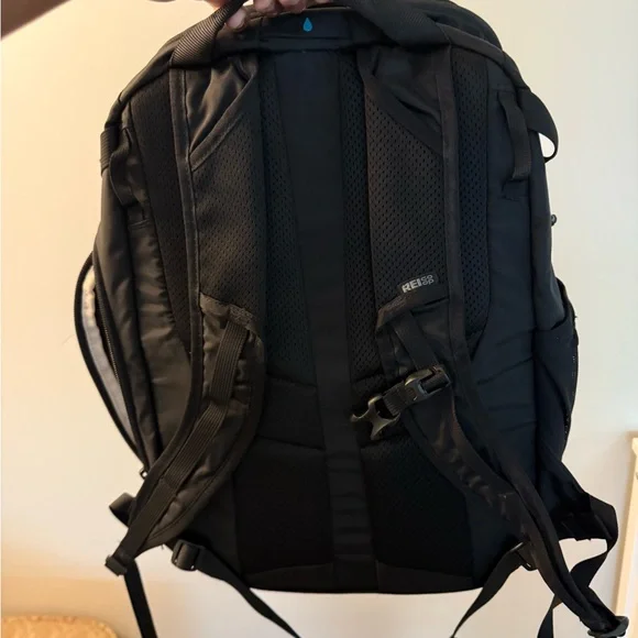Black Ruckpack 18L - Picture 2 of 5